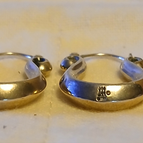 Retired James Avery Earrings - Picture 7 of 7